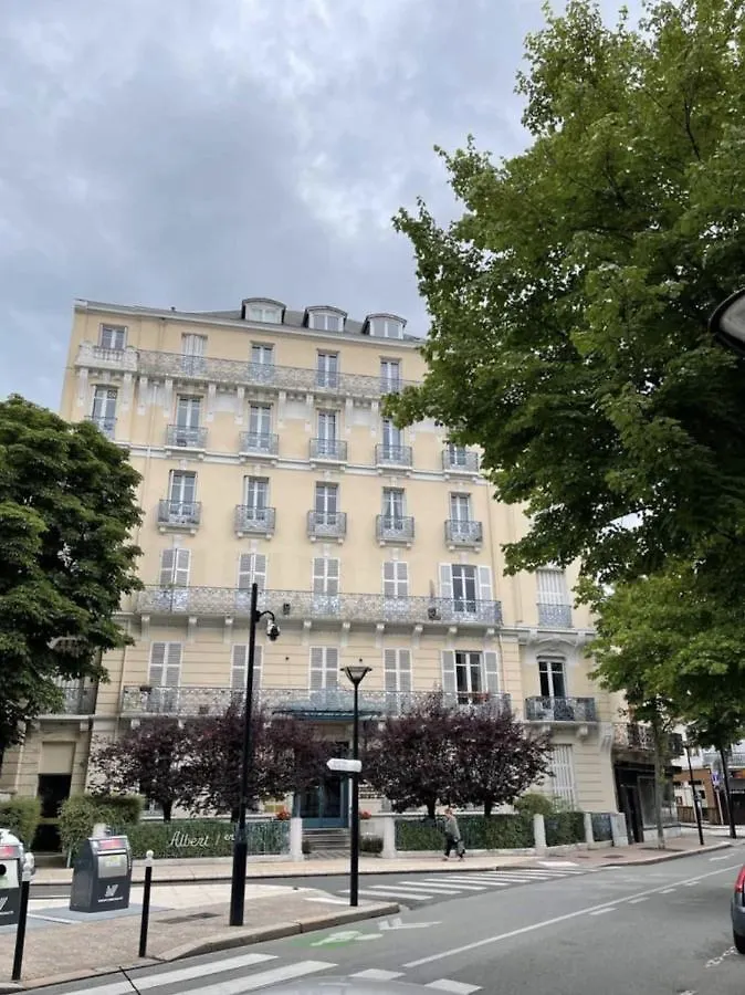 Le 5E - Appartement Design Dans Un Ancien Palace Vichy 0*,  France